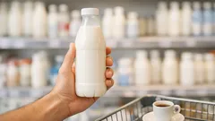 Latte intero, parzialmente scremato o scremato: differenze reali tra calorie, grassi e gusto