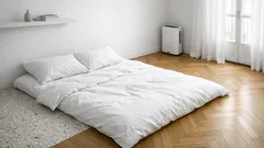 Dormire sul pavimento nel 2026: moda minimal o scelta davvero comoda